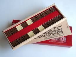 Tus Regalos Presonalizados Por Ti Mira Aqui Las Nuestras Dulces Sorpresas Para Tu Madre Http Www Mysweets4u Com Es O Decor Home Decor Magazine Rack