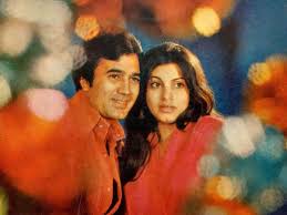 There was a time when dimple kapadia thought that her daughter twinkle khanna's husband akshay kumar was gay. Nfjuurmvgqfwym
