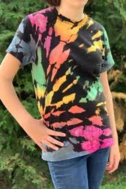 If dyeing polyester or a polyester cotton blend, keep the jeans in the dye bath for at least 30 minutes to ensure that the color takes fully. Bleach Tie Dye A K A Reverse Tie Dye Chaotically Yours