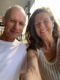 Feel Good Ambassador post 💃🏼☺️ Happy Tuesday Shiny Next Levellers! ☀️ 😁  Last week, I experienced the absolute delight of reconnecting with my  cousin Colin, who I've not seen for over 45