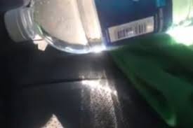 (1) coardele metalice lovite de (2) ciocănelul din lemn cu cap de pâslă, (3) călușul pe care sunt fixate coardele prin intermediul unor șiruri de cuie metalice, și care transmite vibrația coardei către (4) placa de rezonanță din lemn, care are rolul de a transforma vibrația coardei în unde sonore. Cine A Inventat Pianul Special Arad Ultimele È™tiri Din Arad