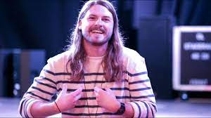 Ian hooper is an artist, musician and songwriter from the uk with over 25 years experience. Ian Hooper From Mighty Oaks Talking About His Year Of Study Abroad In Germany Youtube