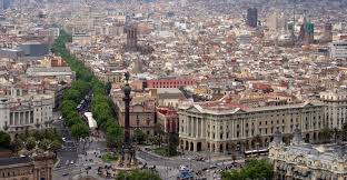 Su ciudad vieja, declarada patrimonio sevilla es la capital de andalucía, y para muchos, la ciudad o una de las ciudades más bonita de españa. Las 10 Ciudades Mas Grandes De Espana El Viajero Fisgon