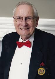 Amanda Hann's Instagram, Twitter & Facebook