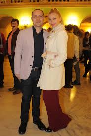 Lora și dan badea au divorțat în anul 2014. Fostul SoÈ Al Lorei Este Dat Peste Cap Dan Badea Nu O Poate Uita Pe ArtistÄ IatÄ Ce Face El Libertatea
