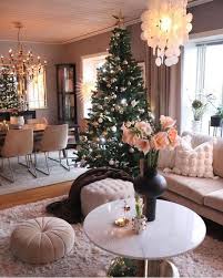 There are many ideas that we can find when choosing a good color or paint for our living room and although it always seems to impose ideas that do not go out of style such as the use of white, so that everything looks more spacious and illuminated, the truth is that today we can opt for the color that we like, without taking into account the space as before. Chic Small Living Room Decor Ideas That Will Excite You Kaynuli