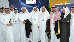 سمو أمير خالد بن راشد آل مكتوم. Ø§Ù„Ø£Ù…ÙŠØ± Ù…Ø´Ø¹Ù„ Ø¨Ù† Ù…Ø§Ø¬Ø¯ ÙŠØ±Ø¹Ù‰ Ø¥Ø·Ù„Ø§Ù‚ Ù…Ø¹Ø±Ø¶ Ø´Ø¨Ø§Ø¨ Ø§Ù„Ø£Ø¹Ù…Ø§Ù„ ÙÙŠ Ù†Ø³Ø®ØªÙ‡ Ø§Ù„ØªØ§Ø³Ø¹Ø© Ø§Ù„ÙŠÙˆÙ… Ø§Ù„Ø®Ù…ÙŠØ³ ØµØ­ÙŠÙØ© ØµØ¯Ù‰ Ø§Ù„Ù…ÙˆØ§Ø·Ù† Ø§Ù„Ø¥Ù„ÙƒØªØ±ÙˆÙ†ÙŠØ©