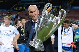 Les participants avant le tirage au sort. Diaporama Les 11 Trophees De Zinedine Zidane Avec Le Real Madrid France Football