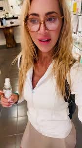 Nicole Bowyer's Instagram, Twitter & Facebook