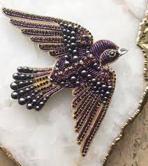 Boncuktan Bros Ve Takilar Panosundaki Pin