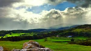 Esta precipitación puede ser húmeda (diluidos en el agua de lluvia) o seca (deposiciones de partículas o. Lluvia Acida Youtube