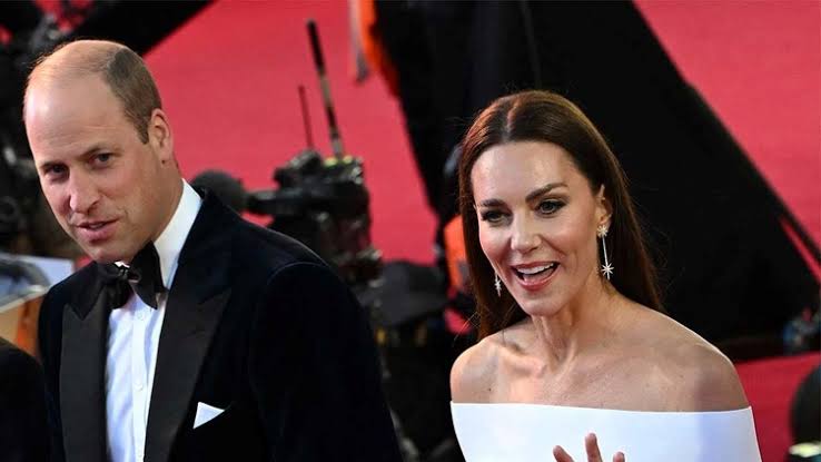 See Prince William and Kate Middleton's Glamorous Red Carpet Looks at 'Top  Gun: Maverick' Premiere | 9news.com
