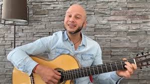 Viajera del Río by DÁMASO DANIEL