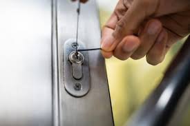 How to pick a garage door lock with a regular paper clip. How To Pick A Door Lock With Household Items