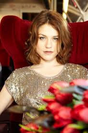 This dvd version of brotherhood of the wolf (a.k.a. Emilie Dequenne Agence Brulier Communication