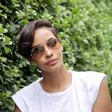 The former trending sa presenter finally revealed his partner after hiding her face for months. Social Media Bullies Leave Former Miss Sa Liesl Laurie In Tears Sa411