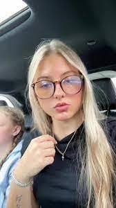 Lindsey Hetrick's Instagram, Twitter & Facebook