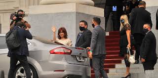 Check spelling or type a new query. Cristina Kirchner Sin Barbijo En La Apertura De Sesiones El Grito De Fernando Iglesias Y Las Criticas En Las Redes
