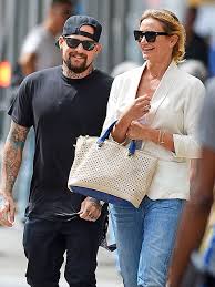 Benjamin levi madden is an american guitarist, vocalist, songwriter and producer. Cameron Diaz Marries Benji Madden People Com