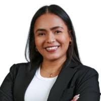 Mara Chase's Instagram, Twitter & Facebook