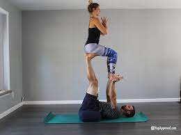 Then shift your weight onto your left leg. Intro To Acroyoga 5 Beginner Acroyoga Poses To Try Yogiapproved Com