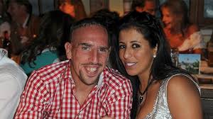 Franck henry pierre ribéry is a french professional footballer who plays for german club bayern munich. Franck Ribery Seine Frau Ist Kaum Wiederzuerkennen