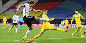 Prognose für niederlande gegen ukraine am 13. Streit Um Em Trikot Der Ukraine Ein Kanariengelber Konflikt Taz De