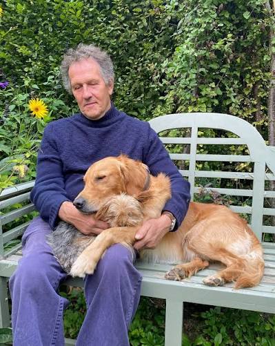 Don't forget, we've got another helping of horticultural stories heading  your way this evening and look who's going to put in an appearance. Yes,  Patti! Join us at the LATER time of