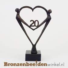 Top Cadeau 20 Jaar Getrouwd Het Hart Met 20 Bbw003br67j Tekstplaatje Met Gravering Zonder Tekstplaatje Levertijd Binnen 2 Werkdagen Cadeauverpakking Persoonlijke Boodschap Zonder Cadeauverpakking En Persoonlijke Boodschap 20 Jaar Huwelijk