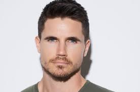 Lionsgate boards Robbie Amell-led Float » Playback