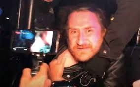Según la fiscalía el estadounidense. Detienen Al Youtuber Rata Politica En Cdmx La Ssc Dice Que Lo Acusaron De Grabar Gluteos Aristegui Noticias