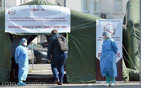 (.) precursorii actualelor spitale militare (în prezent tot mai puţine pe cuprinsul ţării, ca urmare a scăderii efectivelor militare şi a reducerii numărului de paturi, impuse de reformele actuale ale sistemului de sănătate) se. 24 De Medici De La Spitalul Militar TestaÈ›i Pozitiv Pentru Covid 19 Euractiv