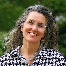 Jodi Main's Instagram, Twitter & Facebook