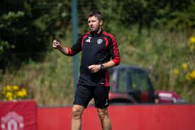 Man United transfer target set to sign for Premier League rivals as saga finally comes to an end