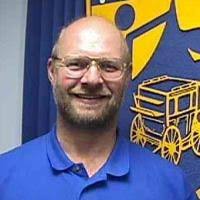 Challengers aim for growth vision