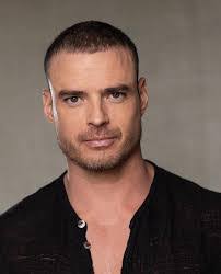 Ryan Leeder's Instagram, Twitter & Facebook