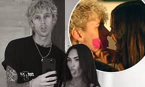 Well we just saw machine gun kelly's vmas preshow performance, and we're nostalgic once again, wishing we could've been front row on that rooftop. Megan Fox And Machine Gun Kelly Are Spotted At 2020 Mtv Vmas Rehearsals Daily Mail Online