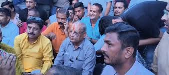 (Haldwani-BJP MLA Banshidhar Bhagat Sit on Dharna) हल्द्वानी:(बड़ी खबर) BJP के वरिष्ठ विधायक बंशीधर भगत बैठे कोतवाली के बाहर धरने  पर, पढ़िए पूरा मामला - Khabar Pahad