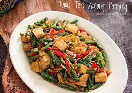 Setelah bawang bombay terlihat layu, tuangkan daging ayam dan aduk rata. 5 Resep Tumis Kacang Panjang Lezat Dimasak Dengan Daging Cincang
