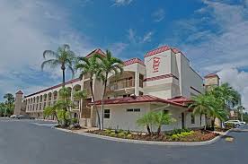 Tarjetas de crédito aceptadas en el hotel red roof inn naples. Red Roof Plus Suites Naples Downtown 5th Avenue Naples Fl 1925 Davis 34104