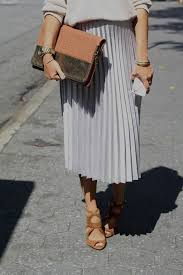 Comment Porter La Jupe Longue Plissee 80 Idees Archzine Fr Jupe Longue Jupe Longue Plissee Jupe Plissee