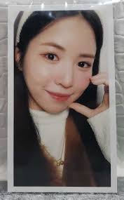 NiziU マヤ トレカ（R/ NiziU マヤ MAYA 『 Blue Moon 』 封入特典 トレカ  ブルームーン(タレントグッズ)｜売買されたオークション情報、Yahoo!オークション(旧ヤフオク!) の商品情報をアーカイブ公開