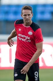Al snel is de relatie een feit en heeft luuk de jong weer een vriendin. Frank De Boer Heeft Luuk De Jong Niet Nodig Nederlands Voetbal Gelderlander Nl