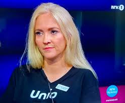 Lill sverresdatter larsen (født 1979) er en norsk sykepleier og helseforsker. Mjjd9 3mjl4lnm