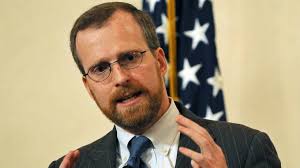 House intel panel interviews key figure in Trump dossier saga