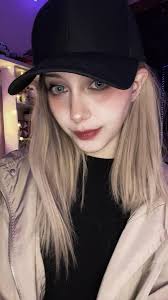 kewie (@pixelkewie): "My Rose Winters cosplay from Resident Evil Village..."