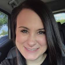 Leslie Wesson's Instagram, Twitter & Facebook