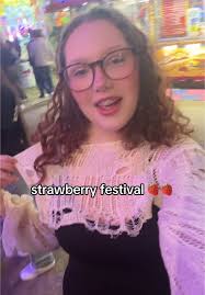 Strawberry Blast Flum