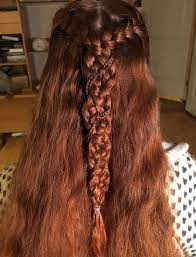 Penteados Vikings Para As Valquirias Dos Dias Atuais Viking Hair Hair Styles Braided Hairstyles