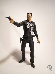 Майкл глэдис, дайо окенийи, эмилия кларк и др. T 1000 The Figure In Question